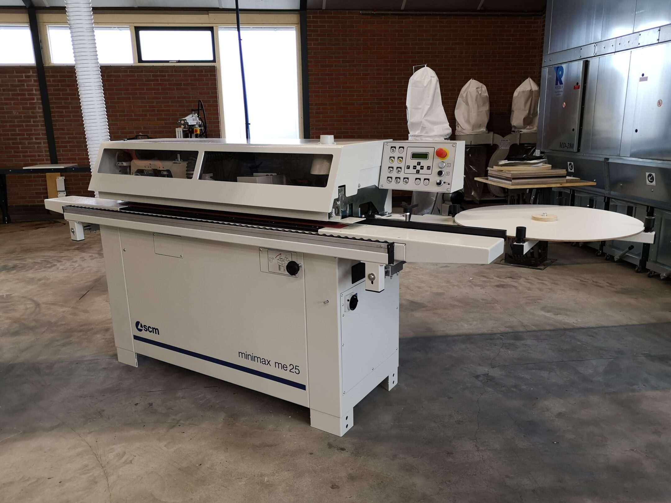 Kantenaanlijmmachine SCM Minimax me 25rc Talen machines